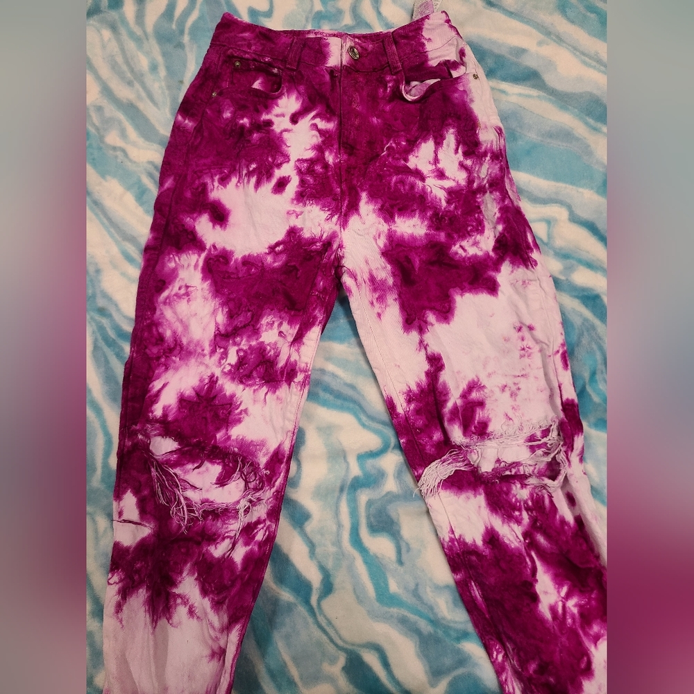 Hand dyed white and purple distressed skinny jeans